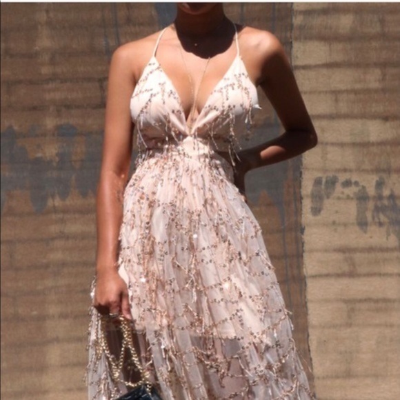 🎊Spaghetti Strap Champagne Sequin Maxi Dress🎊 - Picture 2 of 13